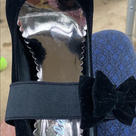 Women’s Black Suede Shoes with Black and Grey strap with Black Bow Size 8.5 - Picture 2 of 5